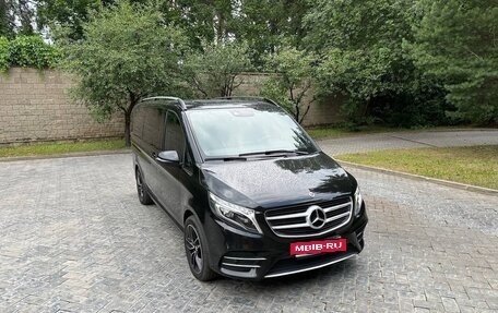 Mercedes-Benz V-Класс, 2018 год, 4 450 000 рублей, 3 фотография