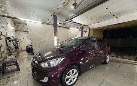 Hyundai Solaris II рестайлинг, 2011 год, 650 000 рублей, 3 фотография