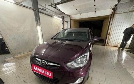 Hyundai Solaris II рестайлинг, 2011 год, 650 000 рублей, 4 фотография