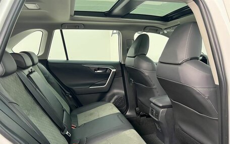 Toyota RAV4, 2025 год, 4 390 000 рублей, 11 фотография