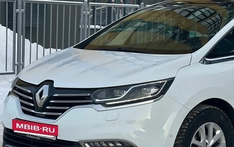 Renault Espace V рестайлинг, 2017 год, 2 050 000 рублей, 2 фотография