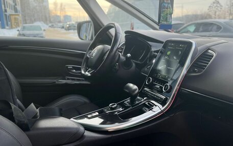 Renault Espace V рестайлинг, 2017 год, 2 050 000 рублей, 17 фотография