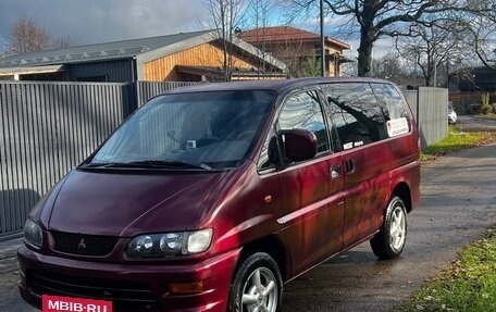 Mitsubishi Space Gear I рестайлинг, 1998 год, 270 000 рублей, 1 фотография