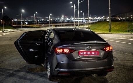 Hyundai Solaris II рестайлинг, 2021 год, 1 700 000 рублей, 1 фотография