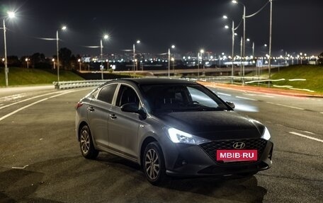 Hyundai Solaris II рестайлинг, 2021 год, 1 700 000 рублей, 2 фотография
