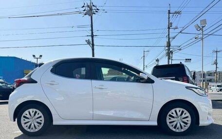 Toyota Yaris, 2021 год, 1 251 000 рублей, 7 фотография