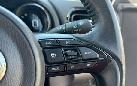 Toyota Yaris, 2021 год, 1 251 000 рублей, 14 фотография