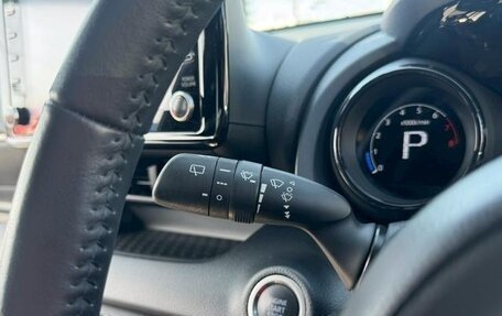 Toyota Yaris, 2021 год, 1 251 000 рублей, 15 фотография