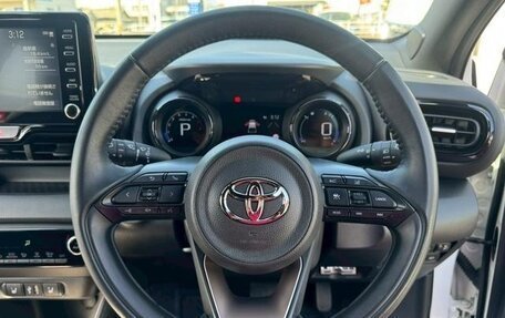 Toyota Yaris, 2021 год, 1 251 000 рублей, 12 фотография