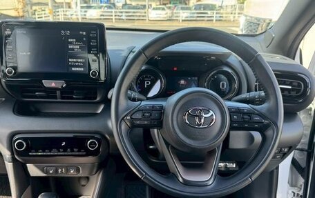 Toyota Yaris, 2021 год, 1 251 000 рублей, 11 фотография