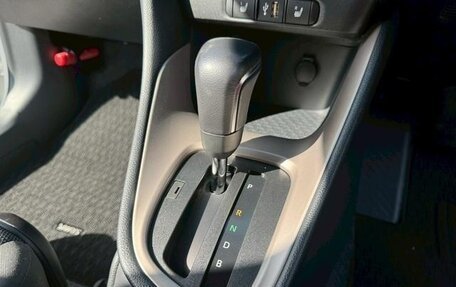 Toyota Yaris, 2021 год, 1 251 000 рублей, 23 фотография