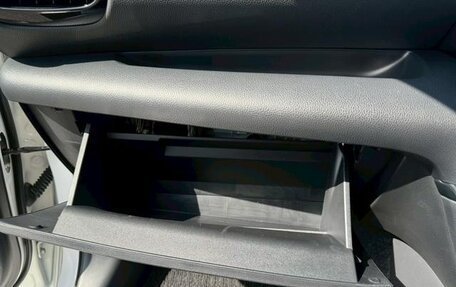 Toyota Yaris, 2021 год, 1 251 000 рублей, 28 фотография