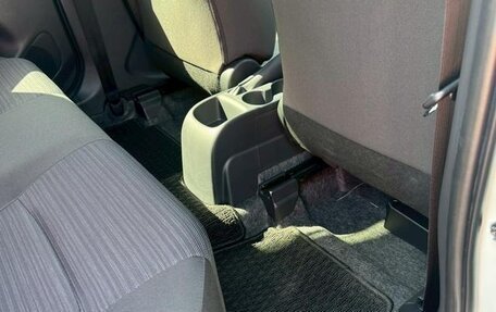 Toyota Yaris, 2021 год, 1 251 000 рублей, 32 фотография