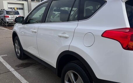 Toyota RAV4, 2015 год, 2 200 000 рублей, 14 фотография