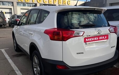 Toyota RAV4, 2015 год, 2 200 000 рублей, 16 фотография