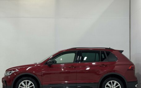 Volkswagen Tiguan II, 2021 год, 2 999 000 рублей, 3 фотография