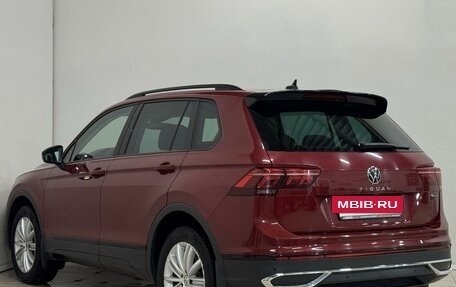 Volkswagen Tiguan II, 2021 год, 2 999 000 рублей, 4 фотография