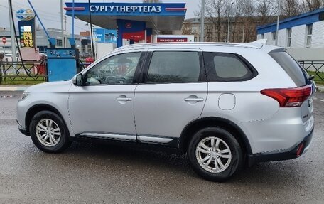 Mitsubishi Outlander III рестайлинг 3, 2017 год, 1 650 000 рублей, 2 фотография