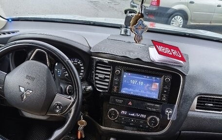 Mitsubishi Outlander III рестайлинг 3, 2017 год, 1 650 000 рублей, 5 фотография