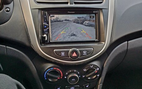 Hyundai Solaris II рестайлинг, 2014 год, 900 000 рублей, 12 фотография