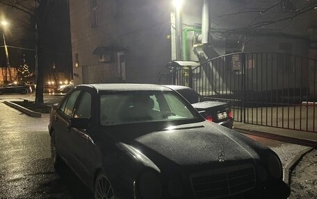 Mercedes-Benz E-Класс, 1997 год, 285 000 рублей, 3 фотография