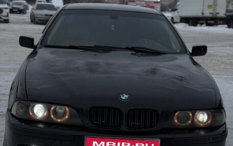 BMW 5 серия, 2002 год, 400 000 рублей, 1 фотография