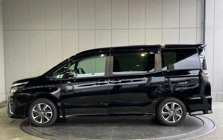 Toyota Voxy III, 2021 год, 2 322 123 рублей, 8 фотография