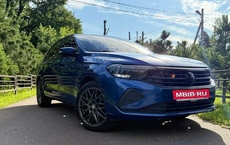 Volkswagen Polo VI (EU Market), 2021 год, 1 950 000 рублей, 2 фотография