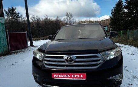 Toyota Highlander III, 2013 год, 2 300 000 рублей, 3 фотография