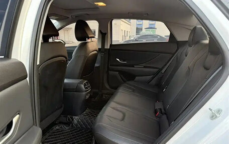 Hyundai Elantra, 2023 год, 1 630 099 рублей, 17 фотография