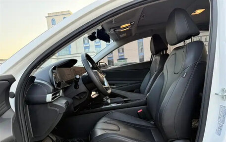 Hyundai Elantra, 2023 год, 1 630 099 рублей, 10 фотография