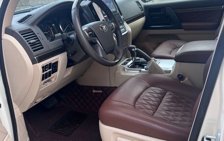 Toyota Land Cruiser 200, 2021 год, 9 000 000 рублей, 5 фотография