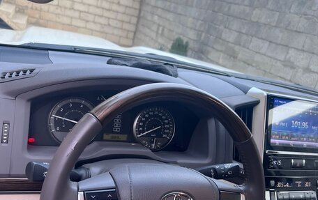 Toyota Land Cruiser 200, 2021 год, 9 000 000 рублей, 8 фотография