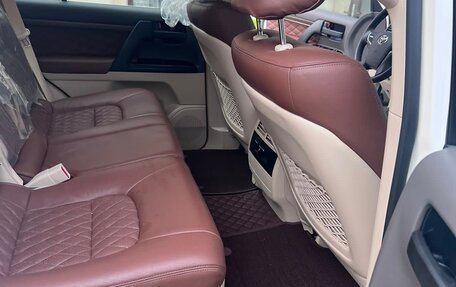 Toyota Land Cruiser 200, 2021 год, 9 000 000 рублей, 9 фотография