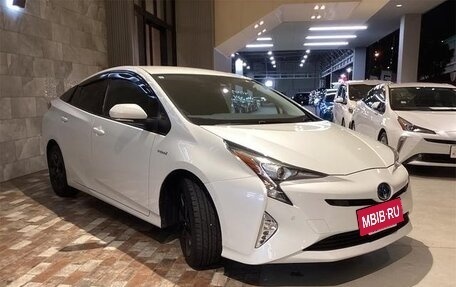 Toyota Prius IV XW50, 2017 год, 1 453 000 рублей, 3 фотография