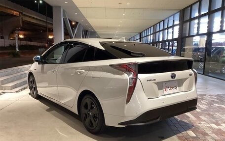 Toyota Prius IV XW50, 2017 год, 1 453 000 рублей, 4 фотография