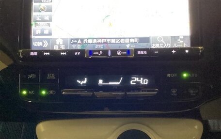 Toyota Prius IV XW50, 2017 год, 1 453 000 рублей, 17 фотография