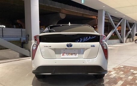 Toyota Prius IV XW50, 2017 год, 1 453 000 рублей, 5 фотография