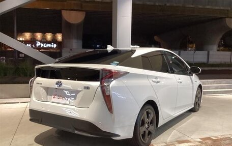 Toyota Prius IV XW50, 2017 год, 1 453 000 рублей, 6 фотография