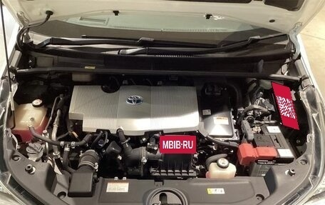 Toyota Prius IV XW50, 2017 год, 1 453 000 рублей, 18 фотография