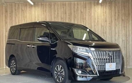 Toyota Esquire I, 2018 год, 1 980 000 рублей, 1 фотография