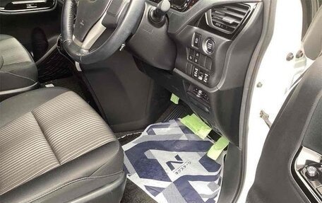 Toyota Voxy III, 2018 год, 2 125 000 рублей, 7 фотография