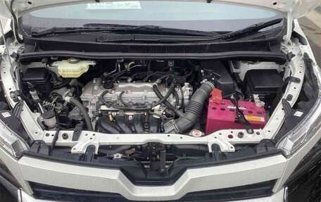 Toyota Voxy III, 2018 год, 2 125 000 рублей, 18 фотография