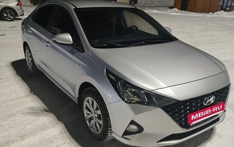 Hyundai Solaris II рестайлинг, 2021 год, 1 700 000 рублей, 2 фотография