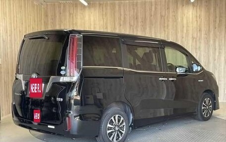 Toyota Esquire I, 2018 год, 1 980 000 рублей, 3 фотография