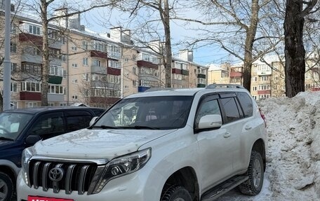 Toyota Land Cruiser Prado 150 рестайлинг 2, 2014 год, 3 700 000 рублей, 9 фотография