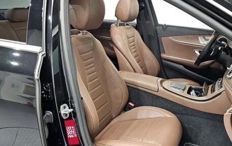 Mercedes-Benz E-Класс, 2021 год, 5 450 000 рублей, 10 фотография