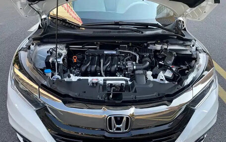 Honda Vezel, 2022 год, 1 099 000 рублей, 18 фотография