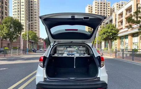 Honda Vezel, 2022 год, 1 099 000 рублей, 19 фотография