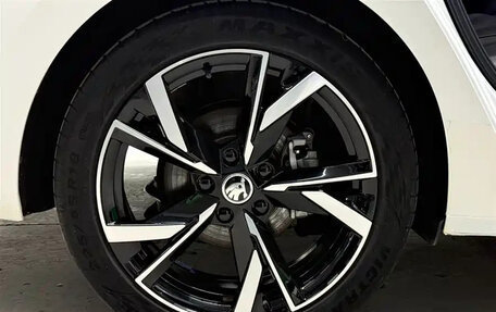 Skoda Octavia IV, 2021 год, 1 550 000 рублей, 19 фотография